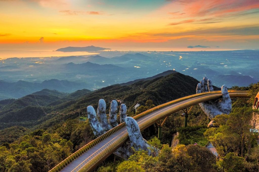 Cầu Vàng - điểm đến travel nổi tiếng Vietnam